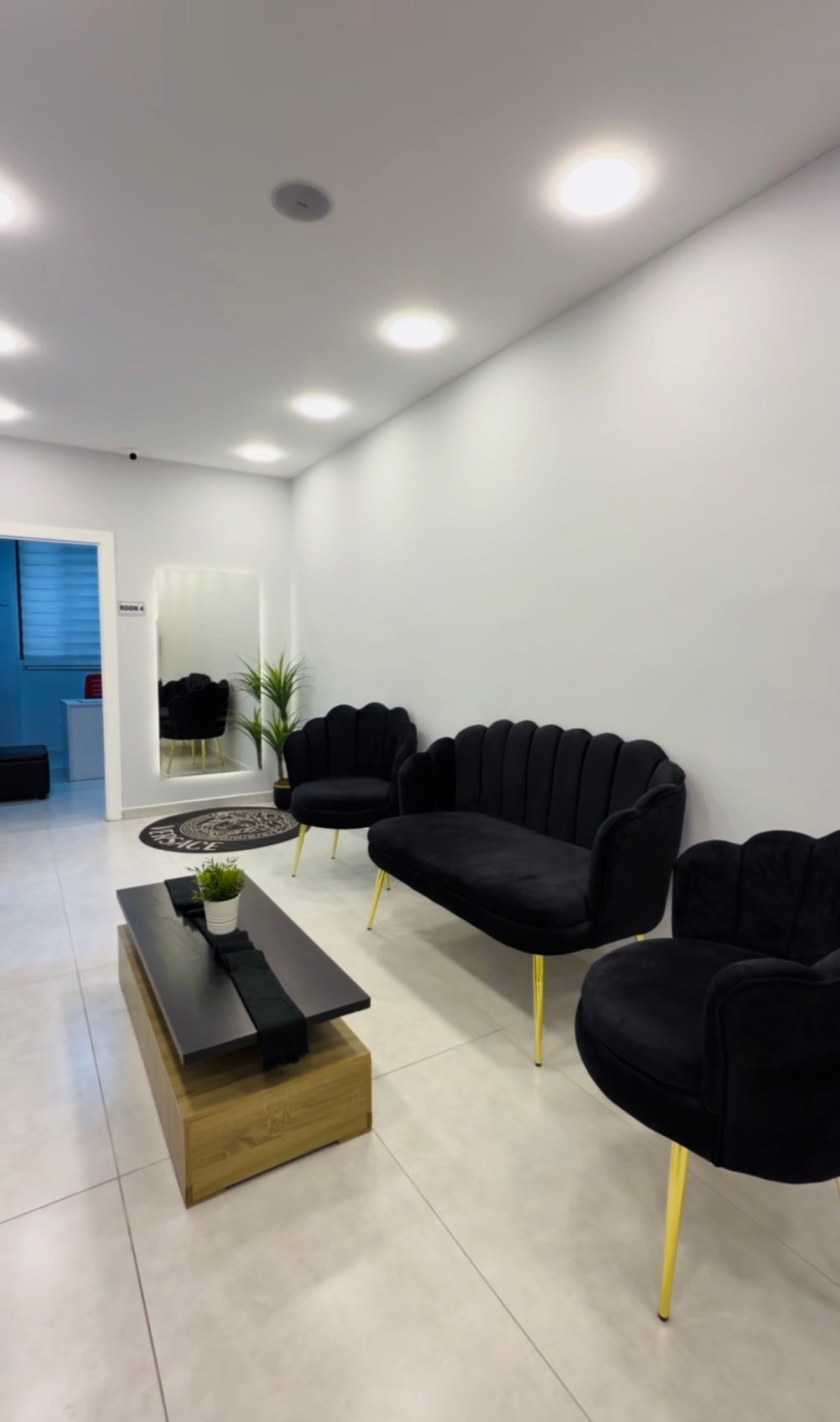 عيادة آينا - الوحدات